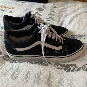 Vans 10.5 unisex classic style black and white